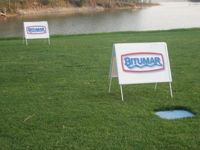 signs on the course